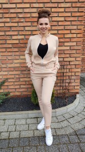 Bomberka beżowa3.jpg