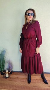 Sukienka koszulowa rozpinana midi zakończona falbaną bordowa