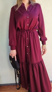 Sukienka koszulowa rozpinana midi zakończona falbaną bordowa