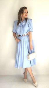 Sukienka rozkloszowana midi z krawatem na komunię chrzciny błękitna