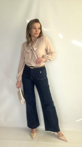 Bluzka z wiązaniem przy dekolcie beżowa