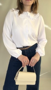 Koszula Damska z ozdobnym kołnierzykiem na guziki biała