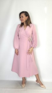 Elegancka Sukienka midi kopertowa z wiązaniem puder róż